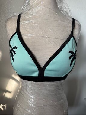 Forever 21 Plus Mint Green Bikini Top with Black Trim